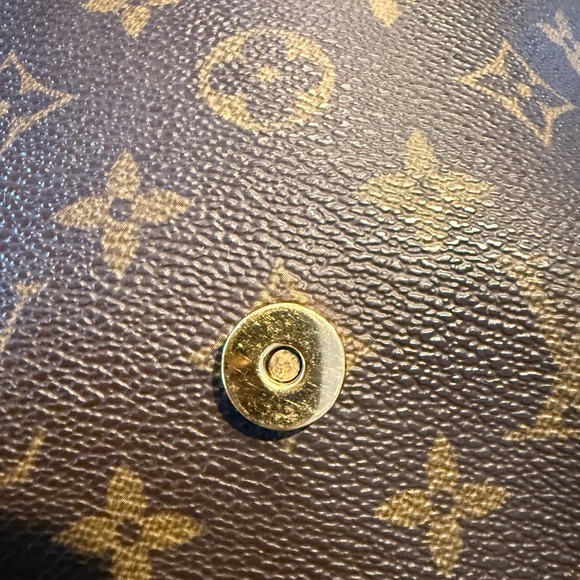 Authentic Louis Vuitton Musette Salsa Short Shoulder Bag - Picture 8 of 12